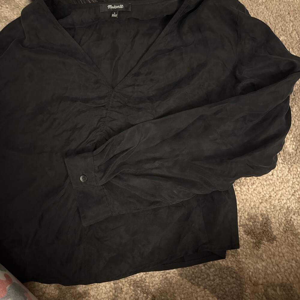 Madewell Silk Ruched V-Neck Long Sleeve Blouse in Black